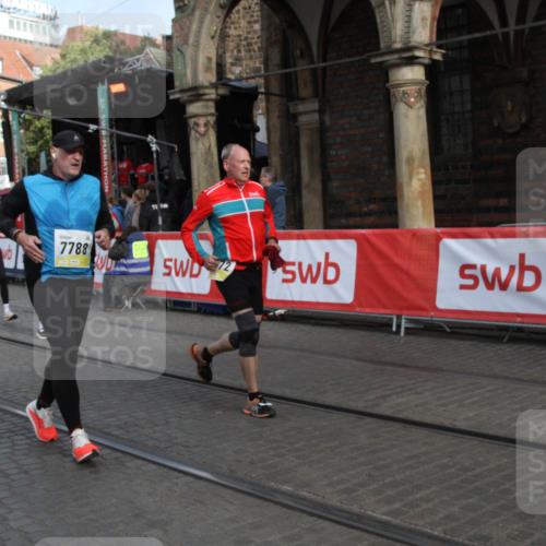 05.10.2025 - 20. swb-Marathon Bremen Yannick Fuchs http://msf.ph/oto/9317441 05.10.2025 11:03:58 Ziel 7788, 9241, 9379, 9571, 10106, 10265, 10271, 11272 meine-sportfotos.de