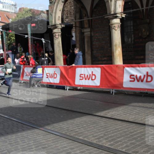 05.10.2025 - 20. swb-Marathon Bremen Yannick Fuchs http://msf.ph/oto/9317451 05.10.2025 11:04:14 Ziel 7789, 10098, 10853, 11001, 11077, 11102, 11685 meine-sportfotos.de