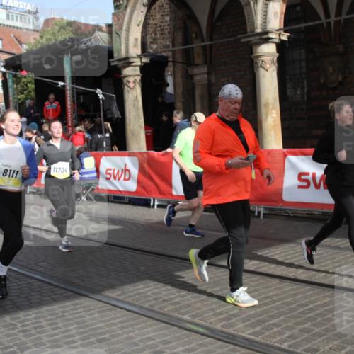 05.10.2025 - 20. swb-Marathon Bremen Yannick Fuchs http://msf.ph/oto/9317478 05.10.2025 11:04:37 Ziel 8111, 9394, 9610, 10278, 10531, 10674, 10869, 10956, 11196, 11542, 11704 meine-sportfotos.de