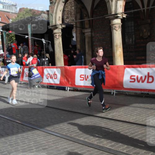 05.10.2025 - 20. swb-Marathon Bremen Yannick Fuchs http://msf.ph/oto/9317486 05.10.2025 11:04:44 Ziel 9623, 9750, 9765, 9771, 9915, 10422, 10451, 10485, 10532, 11546 meine-sportfotos.de