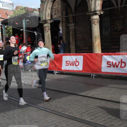 05.10.2025 - 20. swb-Marathon Bremen Yannick Fuchs http://msf.ph/oto/9317495 05.10.2025 11:04:52 Ziel 9812, 9927, 10557, 10964, 11035, 11615 meine-sportfotos.de