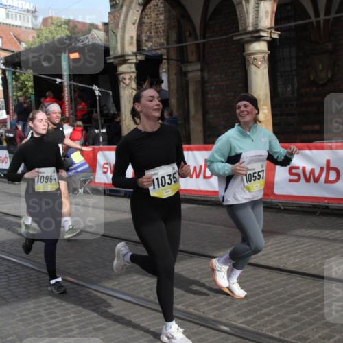 05.10.2025 - 20. swb-Marathon Bremen Yannick Fuchs http://msf.ph/oto/9317496 05.10.2025 11:04:52 Ziel 9812, 9927, 10557, 10964, 11035, 11615 meine-sportfotos.de