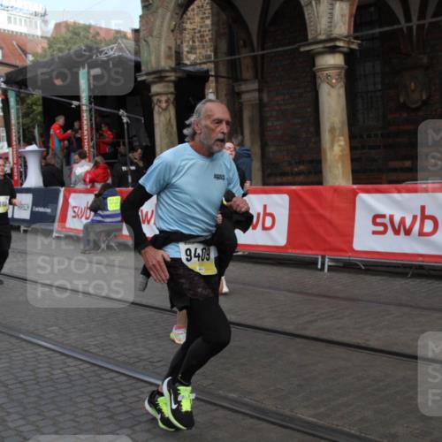 05.10.2025 - 20. swb-Marathon Bremen Yannick Fuchs http://msf.ph/oto/9317507 05.10.2025 11:05:06 Ziel 9409, 9660, 10965, 11090, 11121, 11171, 11412, 11478 meine-sportfotos.de