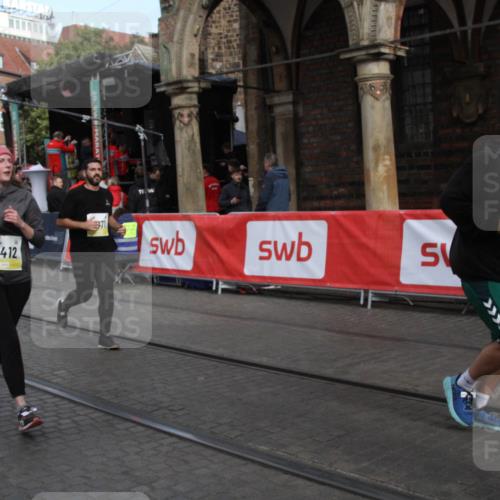 05.10.2025 - 20. swb-Marathon Bremen Yannick Fuchs http://msf.ph/oto/9317512 05.10.2025 11:05:11 Ziel 9642, 9668, 10018, 10021, 10965, 11016, 11121, 11171, 11323, 11412 meine-sportfotos.de