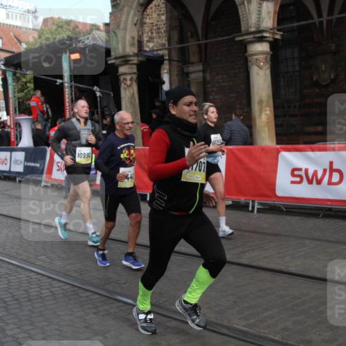05.10.2025 - 20. swb-Marathon Bremen Yannick Fuchs http://msf.ph/oto/9317523 05.10.2025 11:05:21 Ziel 9440, 9515, 9690, 9908, 9944, 10255, 10990, 11501, 11540, 11707 meine-sportfotos.de