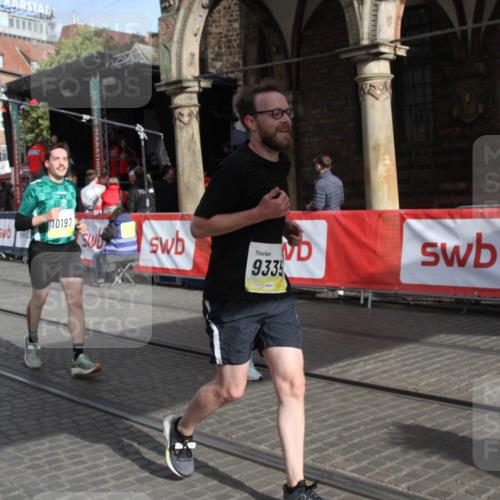 05.10.2025 - 20. swb-Marathon Bremen Yannick Fuchs http://msf.ph/oto/9317548 05.10.2025 11:05:48 Ziel 9335, 9423, 10197, 10529, 10769, 11455, 11604 meine-sportfotos.de