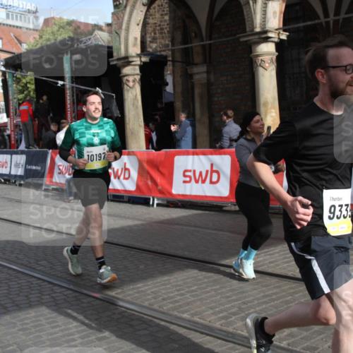05.10.2025 - 20. swb-Marathon Bremen Yannick Fuchs http://msf.ph/oto/9317549 05.10.2025 11:05:49 Ziel 9335, 9423, 10197, 10529, 10769, 11455 meine-sportfotos.de