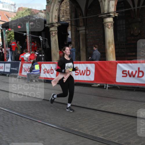 05.10.2025 - 20. swb-Marathon Bremen Yannick Fuchs http://msf.ph/oto/9317552 05.10.2025 11:05:53 Ziel 7777, 9907, 10619, 10769, 11455 meine-sportfotos.de