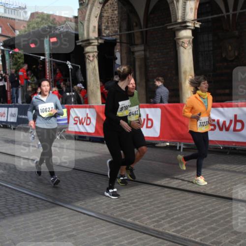 05.10.2025 - 20. swb-Marathon Bremen Yannick Fuchs http://msf.ph/oto/9317565 05.10.2025 11:06:14 Ziel 9387, 9438, 9786, 10192, 10249, 10462, 10623, 10848, 11231, 11296, 11433 meine-sportfotos.de