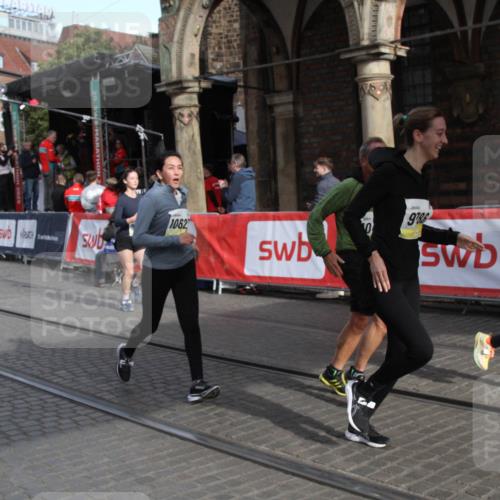 05.10.2025 - 20. swb-Marathon Bremen Yannick Fuchs http://msf.ph/oto/9317566 05.10.2025 11:06:14 Ziel 9387, 9438, 9786, 10192, 10249, 10462, 10623, 10848, 11231, 11296, 11433 meine-sportfotos.de