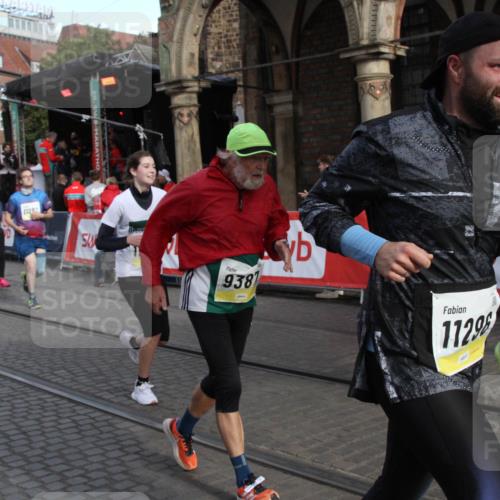 05.10.2025 - 20. swb-Marathon Bremen Yannick Fuchs http://msf.ph/oto/9317570 05.10.2025 11:06:19 Ziel 7979, 9228, 9387, 9523, 9712, 10152, 10243, 10249, 10374, 10404, 11065, 11092, 11169, 11296, 11433 meine-sportfotos.de