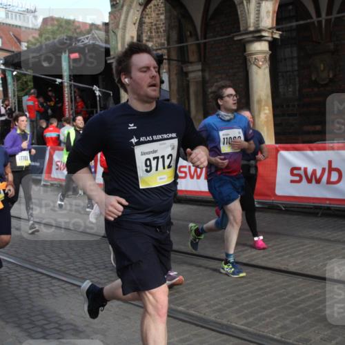 05.10.2025 - 20. swb-Marathon Bremen Yannick Fuchs http://msf.ph/oto/9317573 05.10.2025 11:06:21 Ziel 7979, 9205, 9228, 9523, 9712, 10152, 10243, 10374, 10404, 11065, 11092, 11169 meine-sportfotos.de
