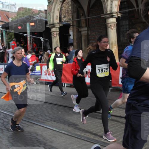 05.10.2025 - 20. swb-Marathon Bremen Yannick Fuchs http://msf.ph/oto/9317574 05.10.2025 11:06:22 Ziel 7979, 9205, 9228, 9523, 9712, 10152, 10243, 10374, 10404, 11065, 11092, 11169 meine-sportfotos.de