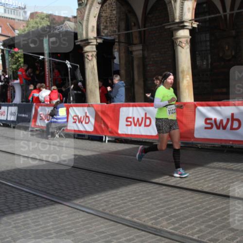 05.10.2025 - 20. swb-Marathon Bremen Yannick Fuchs http://msf.ph/oto/9317578 05.10.2025 11:06:28 Ziel 9764, 10611, 10640, 11195, 11233, 11485 meine-sportfotos.de