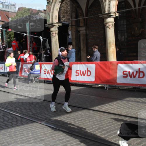 05.10.2025 - 20. swb-Marathon Bremen Yannick Fuchs http://msf.ph/oto/9317580 05.10.2025 11:06:31 Ziel 9764, 9998, 10611, 10640, 10912, 11143, 11195, 11270, 11365, 11485 meine-sportfotos.de
