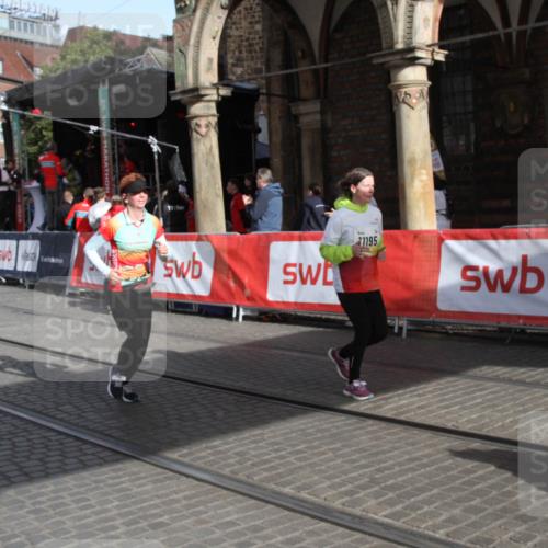05.10.2025 - 20. swb-Marathon Bremen Yannick Fuchs http://msf.ph/oto/9317581 05.10.2025 11:06:32 Ziel 9764, 9998, 10640, 10732, 10912, 11143, 11195, 11270, 11365 meine-sportfotos.de