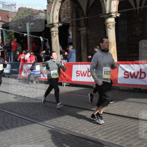 05.10.2025 - 20. swb-Marathon Bremen Yannick Fuchs http://msf.ph/oto/9317585 05.10.2025 11:06:36 Ziel 10699, 10732, 10912, 11143, 11270, 11324, 11365, 11706 meine-sportfotos.de