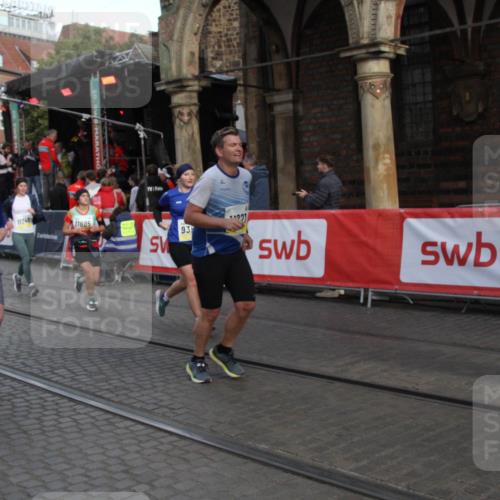 05.10.2025 - 20. swb-Marathon Bremen Yannick Fuchs http://msf.ph/oto/9317590 05.10.2025 11:06:43 Ziel 9178, 9357, 9619, 10239, 11027, 11605, 11721, 11746, 11747 meine-sportfotos.de