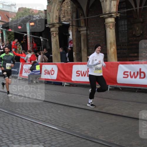 05.10.2025 - 20. swb-Marathon Bremen Yannick Fuchs http://msf.ph/oto/9317596 05.10.2025 11:06:51 Ziel 9605, 9826, 10001, 10148, 10168, 10498, 10747, 10748, 10937, 11414, 11565 meine-sportfotos.de