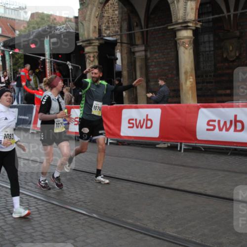 05.10.2025 - 20. swb-Marathon Bremen Yannick Fuchs http://msf.ph/oto/9317597 05.10.2025 11:06:52 Ziel 9321, 9605, 9826, 10001, 10148, 10168, 10580, 10747, 10748, 10937, 11355, 11389, 11414, 11497 meine-sportfotos.de