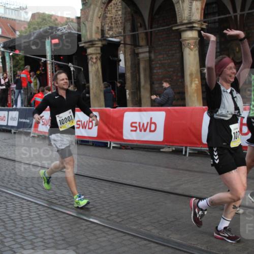 05.10.2025 - 20. swb-Marathon Bremen Yannick Fuchs http://msf.ph/oto/9317598 05.10.2025 11:06:53 Ziel 8574, 9321, 9605, 9826, 9942, 10001, 10148, 10168, 10580, 10747, 10748, 10937, 11355, 11389, 11414, 11497 meine-sportfotos.de