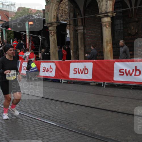 05.10.2025 - 20. swb-Marathon Bremen Yannick Fuchs http://msf.ph/oto/9317611 05.10.2025 11:07:09 Ziel 9491, 9890, 9901, 10193, 10788, 10991, 11709 meine-sportfotos.de