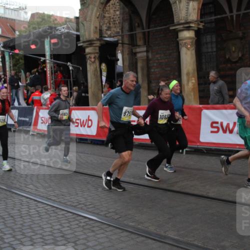 05.10.2025 - 20. swb-Marathon Bremen Yannick Fuchs http://msf.ph/oto/9317623 05.10.2025 11:07:24 Ziel 7779, 9180, 9217, 9334, 9628, 9757, 10286, 10330, 10332, 10582, 10632, 10824, 10836, 11122, 11258, 11329, 11477 meine-sportfotos.de