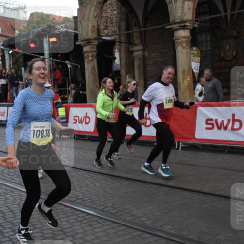 05.10.2025 - 20. swb-Marathon Bremen Yannick Fuchs http://msf.ph/oto/9317626 05.10.2025 11:07:27 Ziel 7779, 9180, 9334, 9483, 9628, 10160, 10286, 10330, 10332, 10582, 10737, 10836, 11122, 11258 meine-sportfotos.de
