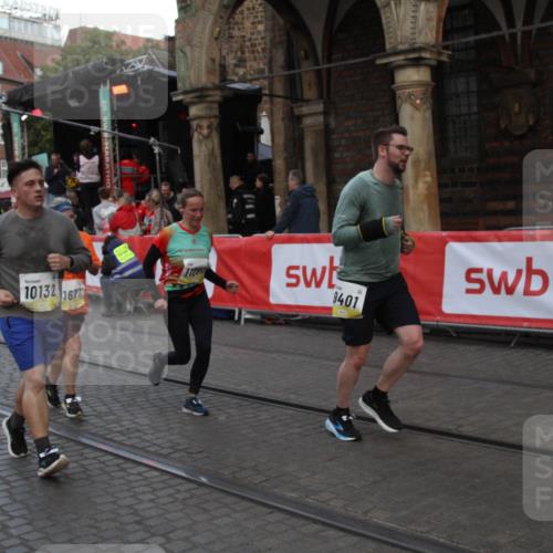 05.10.2025 - 20. swb-Marathon Bremen Yannick Fuchs http://msf.ph/oto/9317653 05.10.2025 11:08:24 Ziel 9353, 9401, 10132, 11097, 11671 meine-sportfotos.de