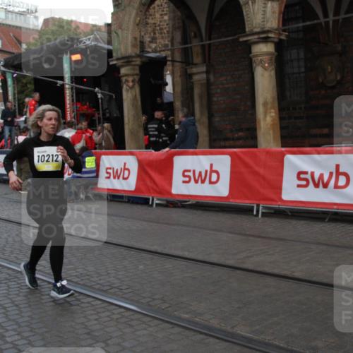 05.10.2025 - 20. swb-Marathon Bremen Yannick Fuchs http://msf.ph/oto/9317663 05.10.2025 11:08:43 Ziel 7069, 7706, 10212, 10998, 11028, 11073, 11076, 11242 meine-sportfotos.de