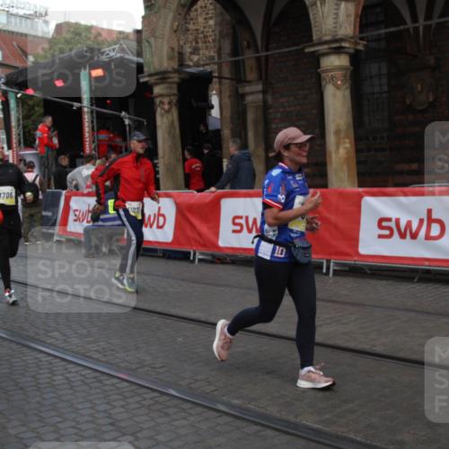 05.10.2025 - 20. swb-Marathon Bremen Yannick Fuchs http://msf.ph/oto/9317666 05.10.2025 11:08:46 Ziel 7069, 7706, 9191, 9276, 9589, 10567, 10939, 10998, 11028, 11073, 11076, 11479, 11590 meine-sportfotos.de