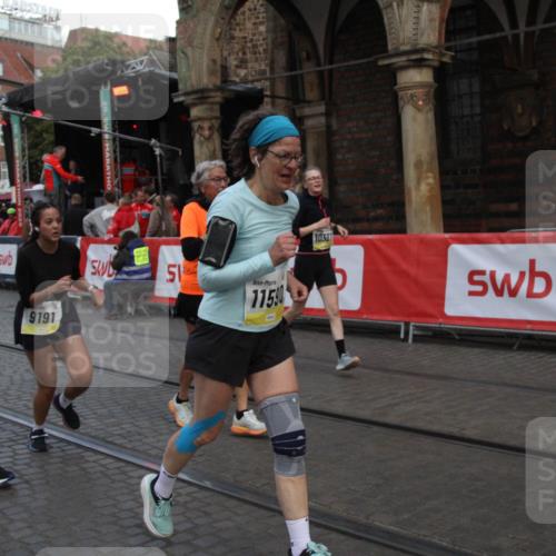 05.10.2025 - 20. swb-Marathon Bremen Yannick Fuchs http://msf.ph/oto/9317671 05.10.2025 11:08:50 Ziel 9191, 9274, 9276, 9589, 10051, 10567, 10939, 11479, 11590 meine-sportfotos.de
