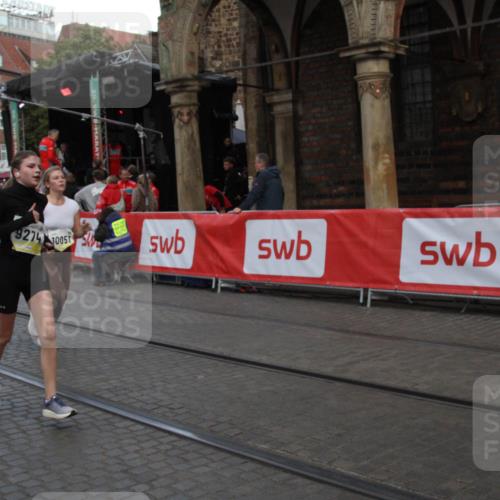05.10.2025 - 20. swb-Marathon Bremen Yannick Fuchs http://msf.ph/oto/9317673 05.10.2025 11:08:52 Ziel 9274, 9853, 10051, 10939 meine-sportfotos.de