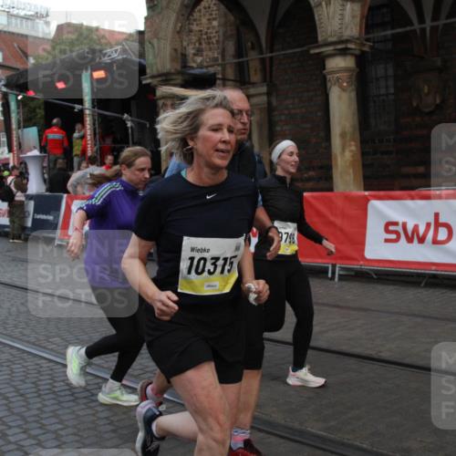 05.10.2025 - 20. swb-Marathon Bremen Yannick Fuchs http://msf.ph/oto/9317689 05.10.2025 11:09:17 Ziel 9798, 9815, 10315, 10522, 10784, 11056, 11379, 11437, 11530, 11674 meine-sportfotos.de