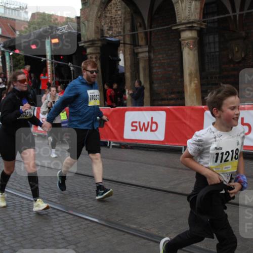 05.10.2025 - 20. swb-Marathon Bremen Yannick Fuchs http://msf.ph/oto/9317697 05.10.2025 11:09:30 Ziel 9002, 9493, 9649, 9945, 10214, 11037, 11218 meine-sportfotos.de