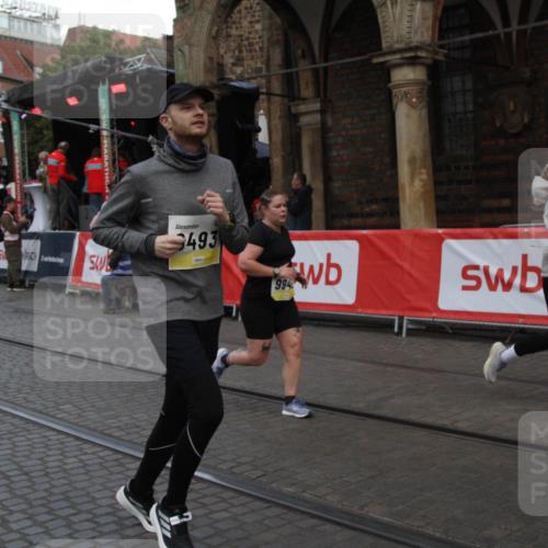 05.10.2025 - 20. swb-Marathon Bremen Yannick Fuchs http://msf.ph/oto/9317700 05.10.2025 11:09:32 Ziel 9002, 9493, 9649, 9945, 10074, 10214, 10865, 11037 meine-sportfotos.de