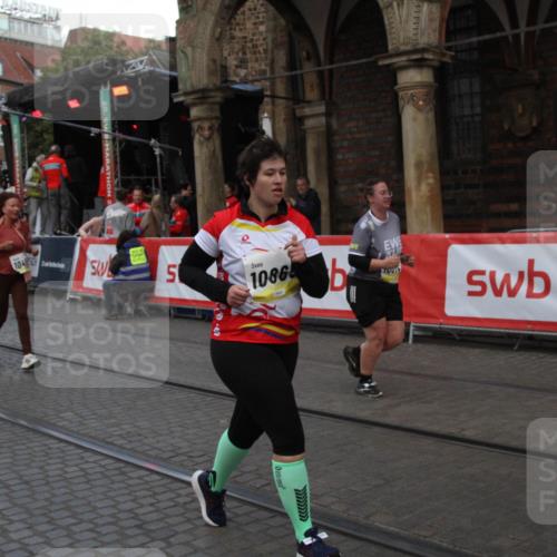 05.10.2025 - 20. swb-Marathon Bremen Yannick Fuchs http://msf.ph/oto/9317703 05.10.2025 11:09:36 Ziel 9002, 9185, 10074, 10417, 10419, 10865, 11447, 11526, 11614 meine-sportfotos.de