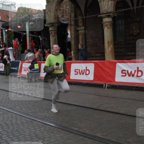 05.10.2025 - 20. swb-Marathon Bremen Yannick Fuchs http://msf.ph/oto/9317719 05.10.2025 11:09:51 Ziel 9001, 10412, 11206, 11655 meine-sportfotos.de