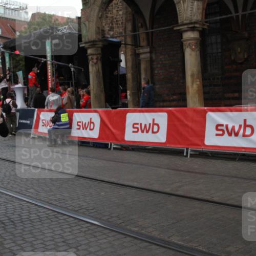 05.10.2025 - 20. swb-Marathon Bremen Yannick Fuchs http://msf.ph/oto/9317720 05.10.2025 11:09:52 Ziel 10412, 11206, 11486 meine-sportfotos.de