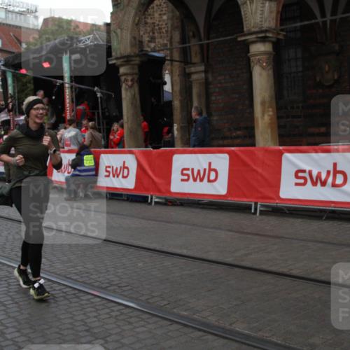 05.10.2025 - 20. swb-Marathon Bremen Yannick Fuchs http://msf.ph/oto/9317725 05.10.2025 11:10:01 Ziel 9288, 9760, 9972, 10435, 10515, 10860, 10885, 11381, 11405, 11748 meine-sportfotos.de