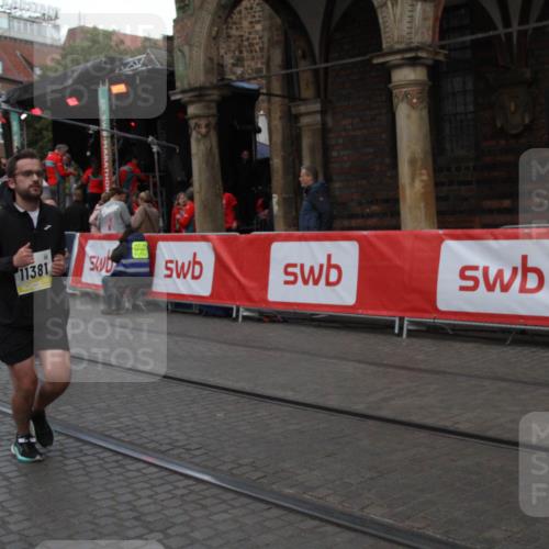 05.10.2025 - 20. swb-Marathon Bremen Yannick Fuchs http://msf.ph/oto/9317726 05.10.2025 11:10:02 Ziel 9288, 9760, 9972, 10435, 10515, 10885, 11381, 11405, 11634, 11748 meine-sportfotos.de