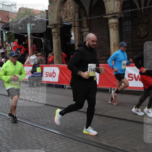 05.10.2025 - 20. swb-Marathon Bremen Yannick Fuchs http://msf.ph/oto/9317729 05.10.2025 11:10:05 Ziel 9288, 9561, 9760, 10435, 10515, 10659, 10885, 11405, 11634, 11748 meine-sportfotos.de