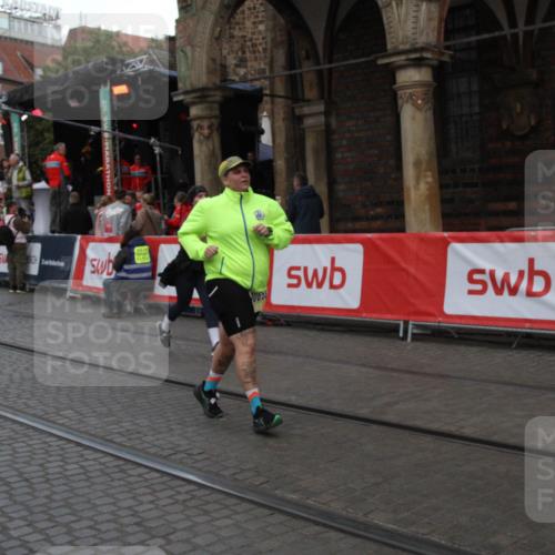 05.10.2025 - 20. swb-Marathon Bremen Yannick Fuchs http://msf.ph/oto/9317732 05.10.2025 11:10:08 Ziel 9470, 9476, 9554, 9561, 10383, 10596, 10659, 10969, 11401, 11536, 11634 meine-sportfotos.de