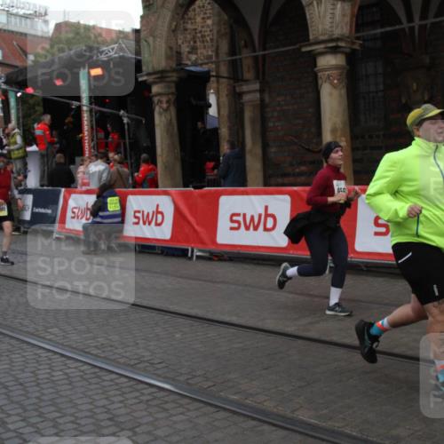 05.10.2025 - 20. swb-Marathon Bremen Yannick Fuchs http://msf.ph/oto/9317733 05.10.2025 11:10:09 Ziel 7799, 9470, 9476, 9554, 9561, 10383, 10596, 10659, 10969, 11401, 11536 meine-sportfotos.de