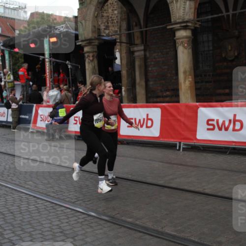 05.10.2025 - 20. swb-Marathon Bremen Yannick Fuchs http://msf.ph/oto/9317737 05.10.2025 11:10:13 Ziel 7799, 9470, 9476, 10082, 10563, 10596, 11204, 11261, 11536 meine-sportfotos.de
