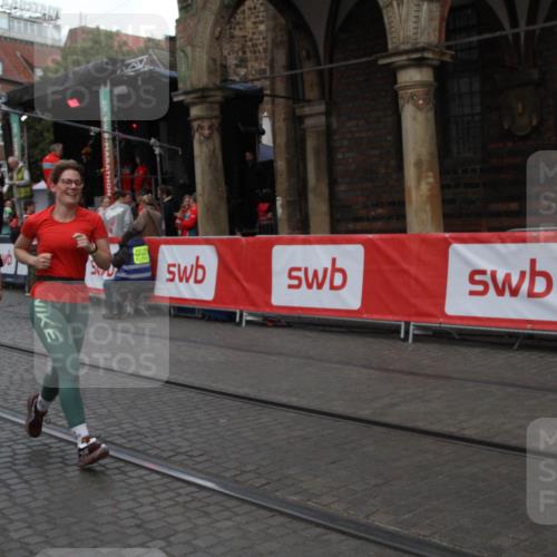 05.10.2025 - 20. swb-Marathon Bremen Yannick Fuchs http://msf.ph/oto/9317738 05.10.2025 11:10:14 Ziel 7799, 10082, 10563, 10596, 11204, 11261, 11536 meine-sportfotos.de