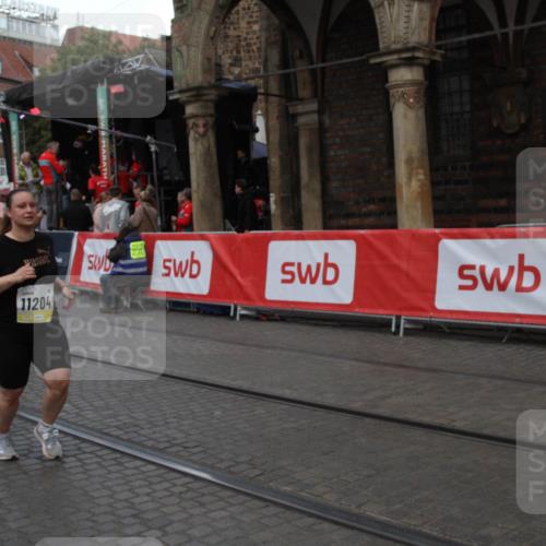 05.10.2025 - 20. swb-Marathon Bremen Yannick Fuchs http://msf.ph/oto/9317739 05.10.2025 11:10:17 Ziel 9806, 10082, 11204, 11261 meine-sportfotos.de