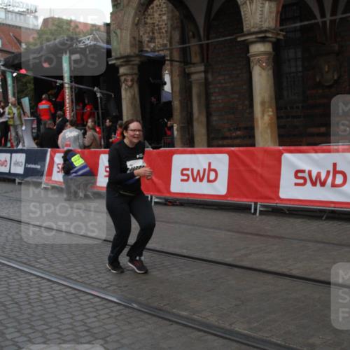 05.10.2025 - 20. swb-Marathon Bremen Yannick Fuchs http://msf.ph/oto/9317742 05.10.2025 11:10:23 Ziel 8533, 9734, 10189, 10280, 11333 meine-sportfotos.de