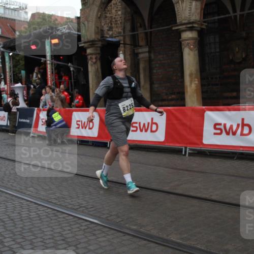 05.10.2025 - 20. swb-Marathon Bremen Yannick Fuchs http://msf.ph/oto/9317748 05.10.2025 11:10:31 Ziel 8225, 9895, 10288, 10552, 11388 meine-sportfotos.de