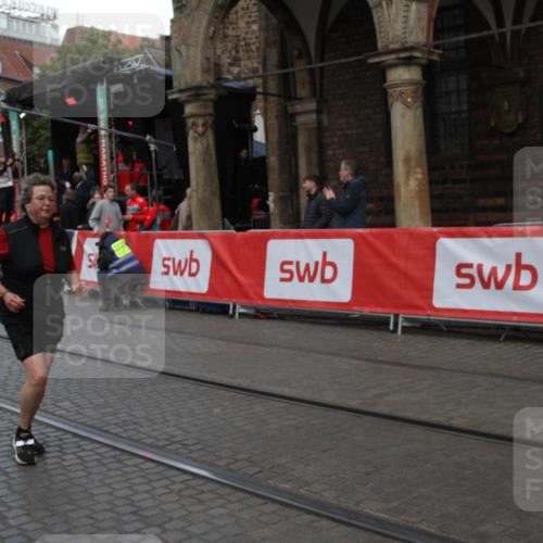 05.10.2025 - 20. swb-Marathon Bremen Yannick Fuchs http://msf.ph/oto/9317756 05.10.2025 11:10:43 Ziel 9446, 9572, 10665, 11240 meine-sportfotos.de